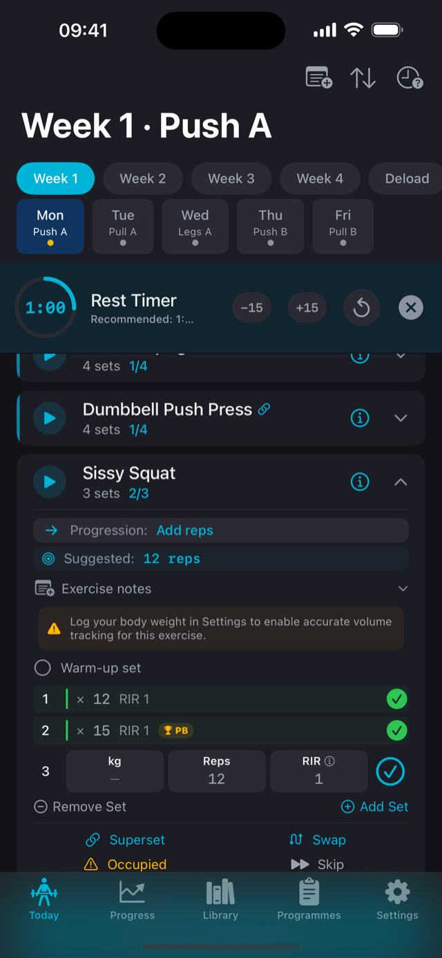 Set logging with the rest timer running and a personal-best badge